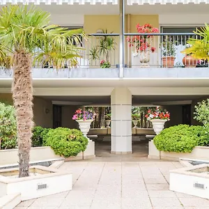 Le Lido - Piscine, Proche Apartment