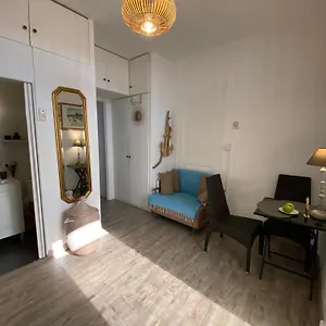 O Phare Du Cros Apartment