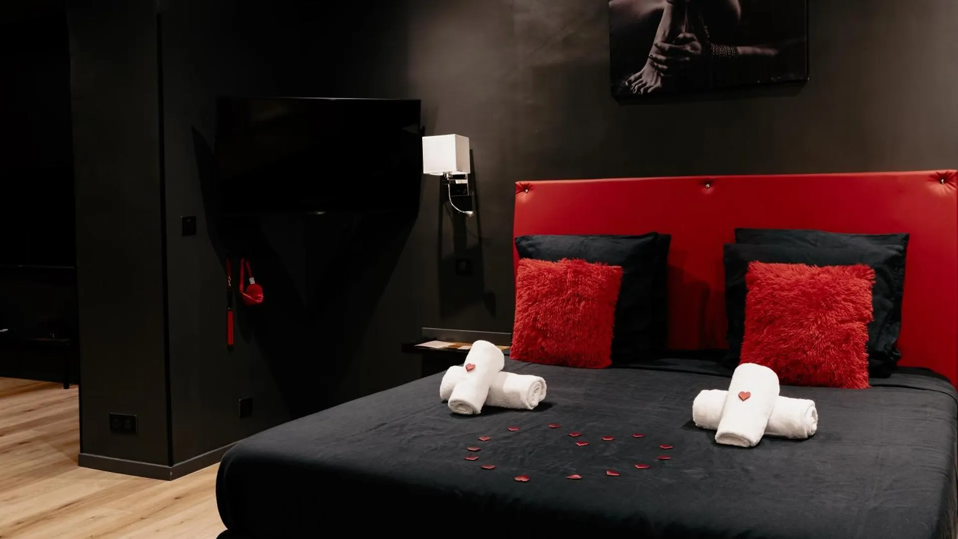 Loveroom#1 By Pimente Ton Couple Cagnes-sur-Mer 0*,  France