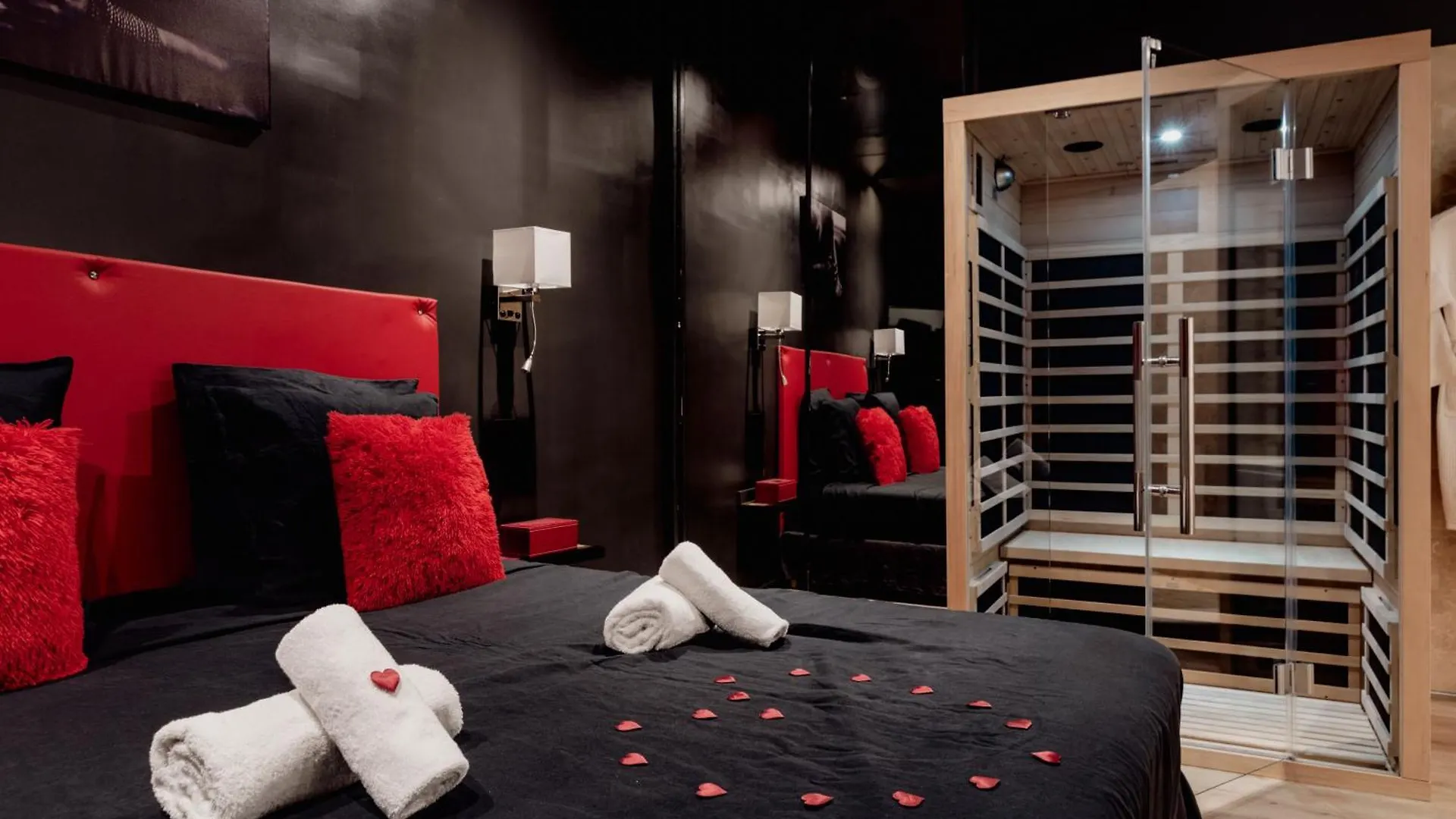 Loveroom#1 By Pimente Ton Couple Cagnes-sur-Mer 0*,  France